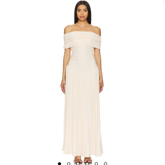 Lioness field of dreams from revolve - Picture 1 of 1